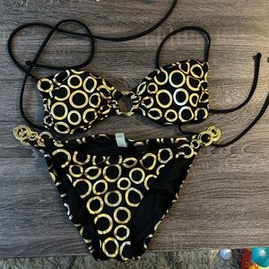 Victoria’s Secret bikini